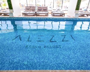 Alege un hotel cu piscină interioară în Mamaia pentru vacanța ta la mare în orice sezon!